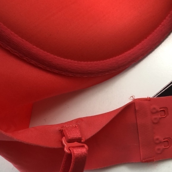 VICTORIA’S SECRET CORAL ADJUSTABLE PADDED BRA SIZE 34C - Picture 5 of 8